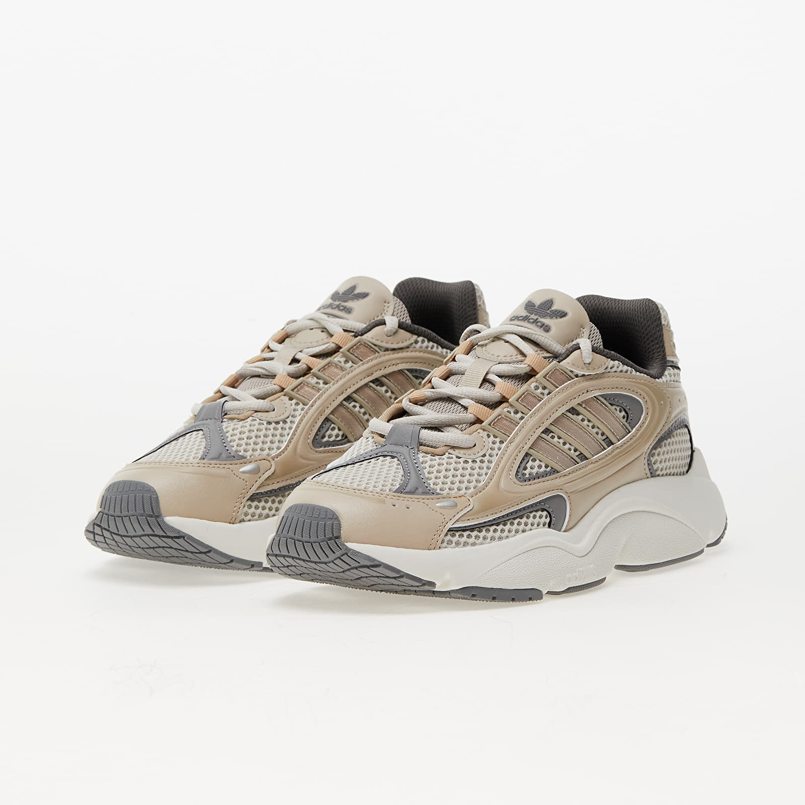 Încălțăminte și sneakerși pentru bărbați adidas Ozmillen Aluminium/ Magic Beige/ Grey Three