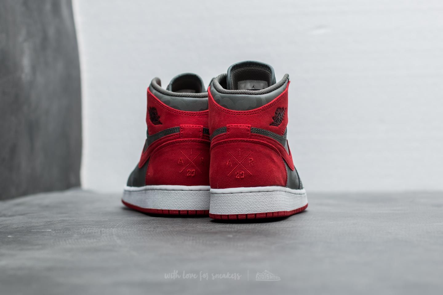 Women's air jordan retro 1 premium basketball shoes hotsell