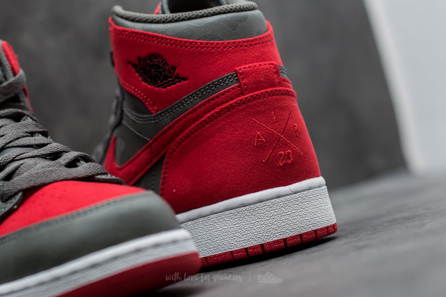 Damesko Air Jordan 1 Retro Hi Premium BG River Rock/ Black