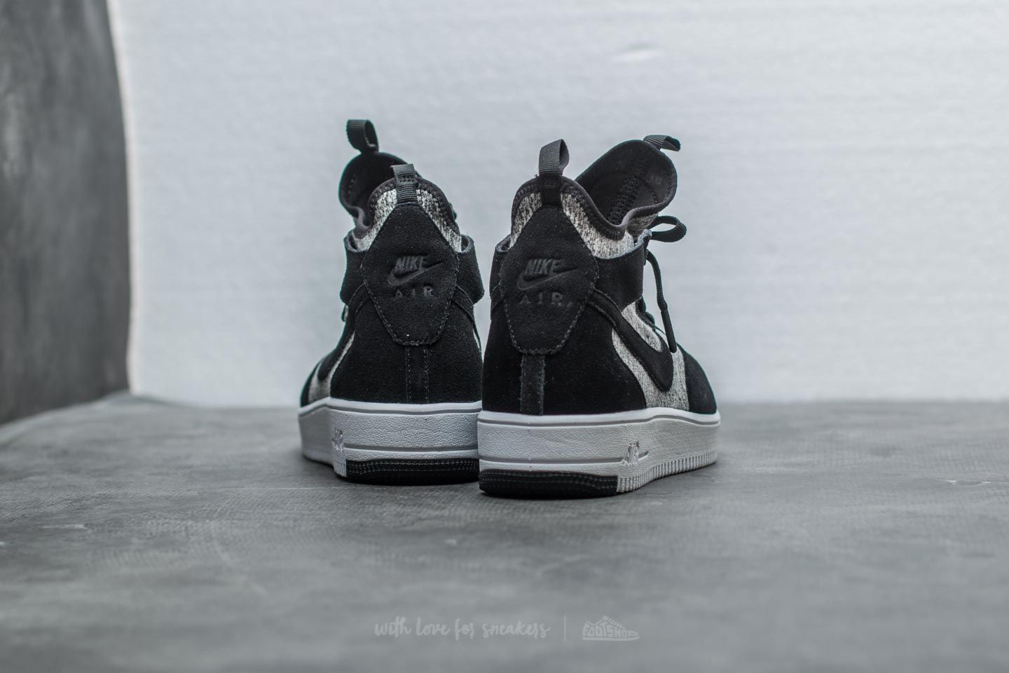 Nike ultraforce black store