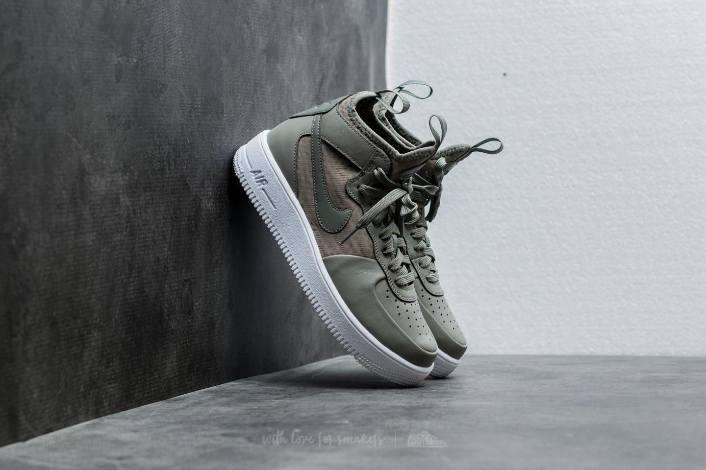 Women s shoes Nike Wmns Air Force 1 Ultraforce Mid Dark Stucco