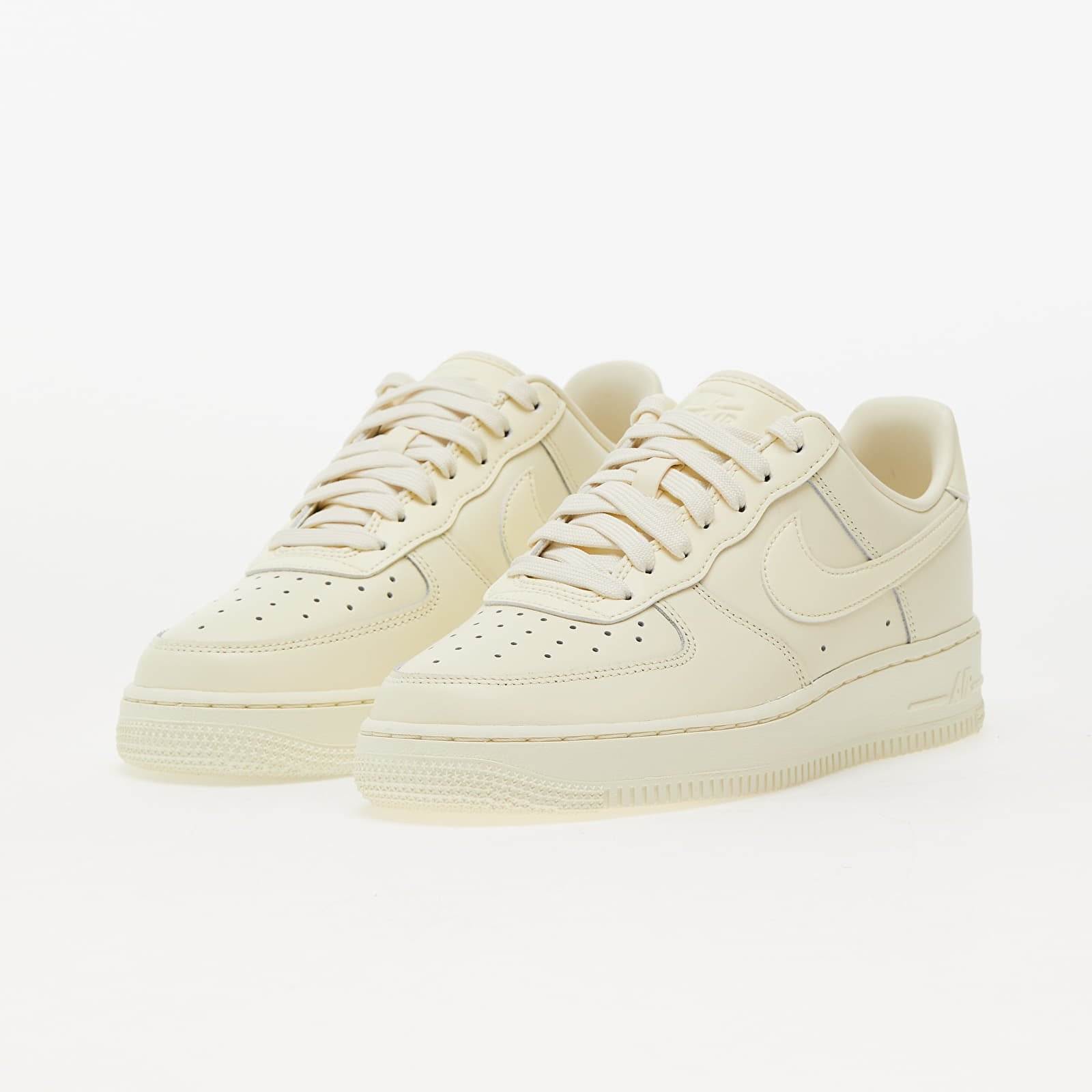Încălțăminte și sneakerși pentru bărbați Nike Air Force 1 '07 Fresh Coconut Milk/ Coconut Milk