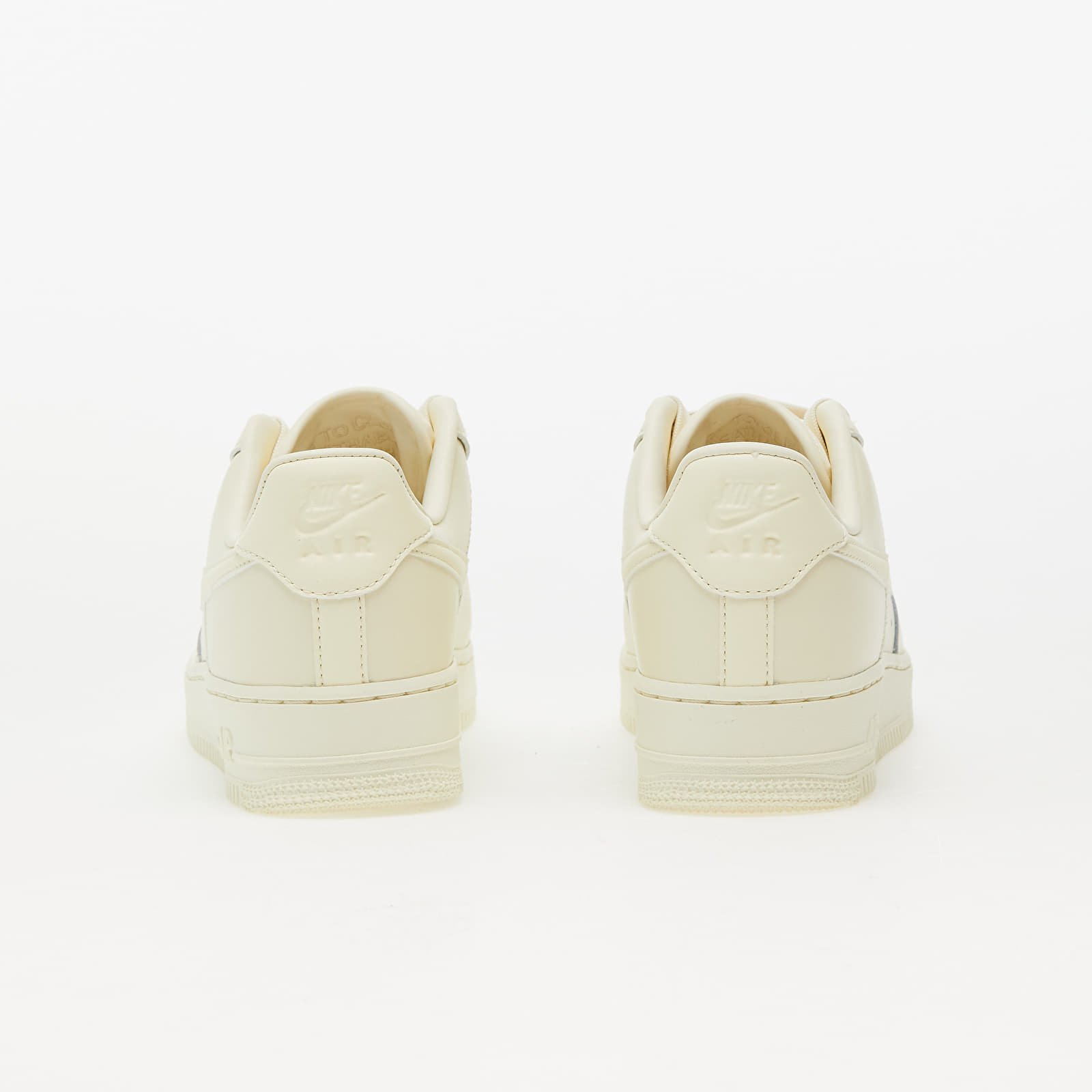 Încălțăminte și sneakerși pentru bărbați Nike Air Force 1 '07 Fresh Coconut Milk/ Coconut Milk