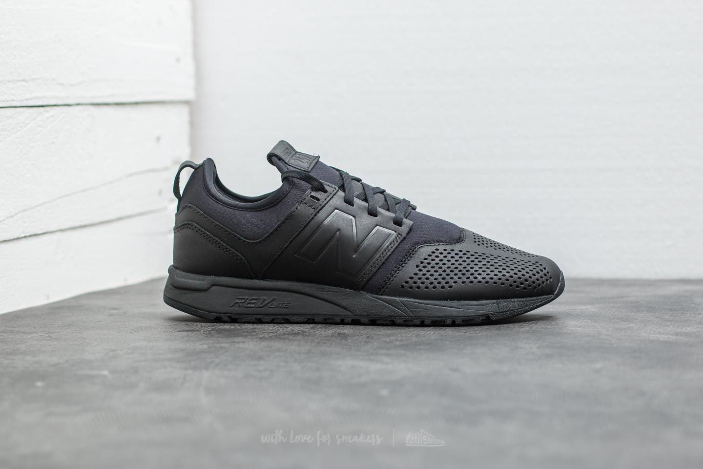 New balance shop 247 black leather