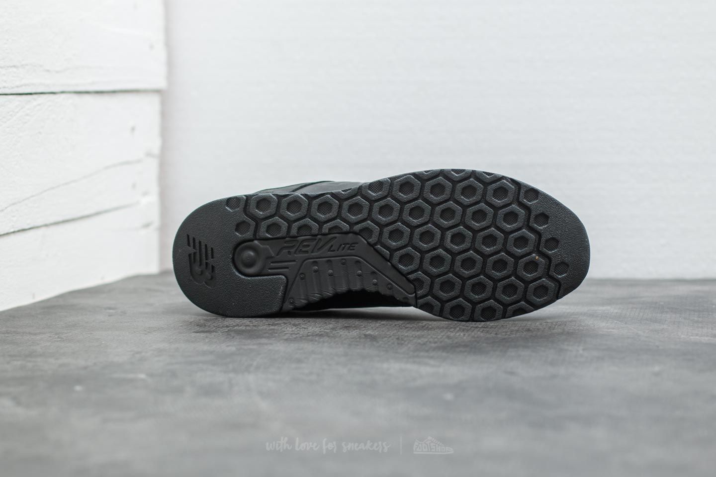 Zapatillas Hombre New Balance 247 Black/ Black