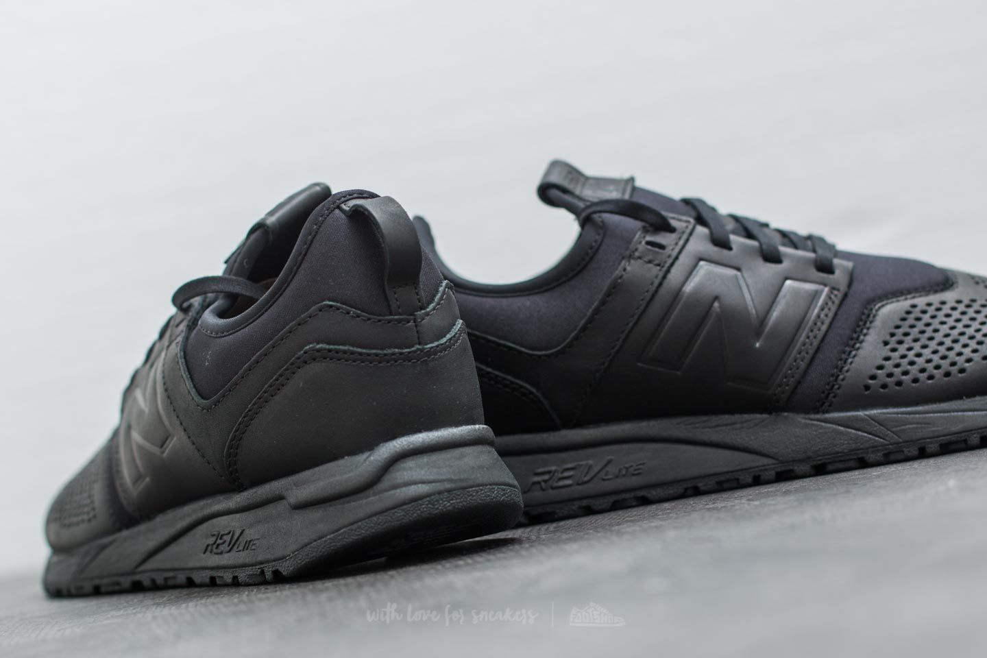 Zapatillas Hombre New Balance 247 Black/ Black