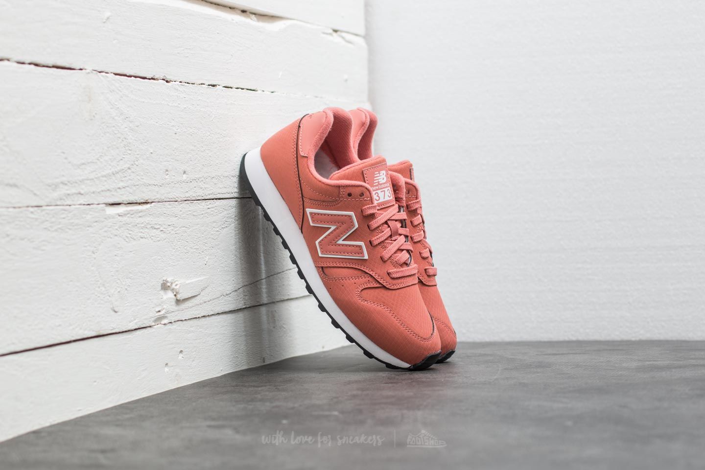 Încălțăminte și sneakerși pentru femei New Balance 373 Red