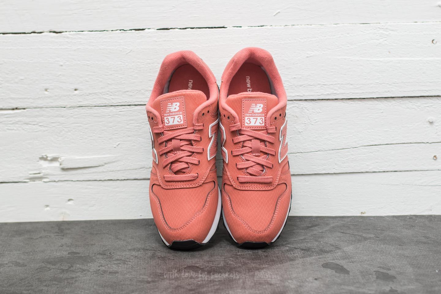 Încălțăminte și sneakerși pentru femei New Balance 373 Red