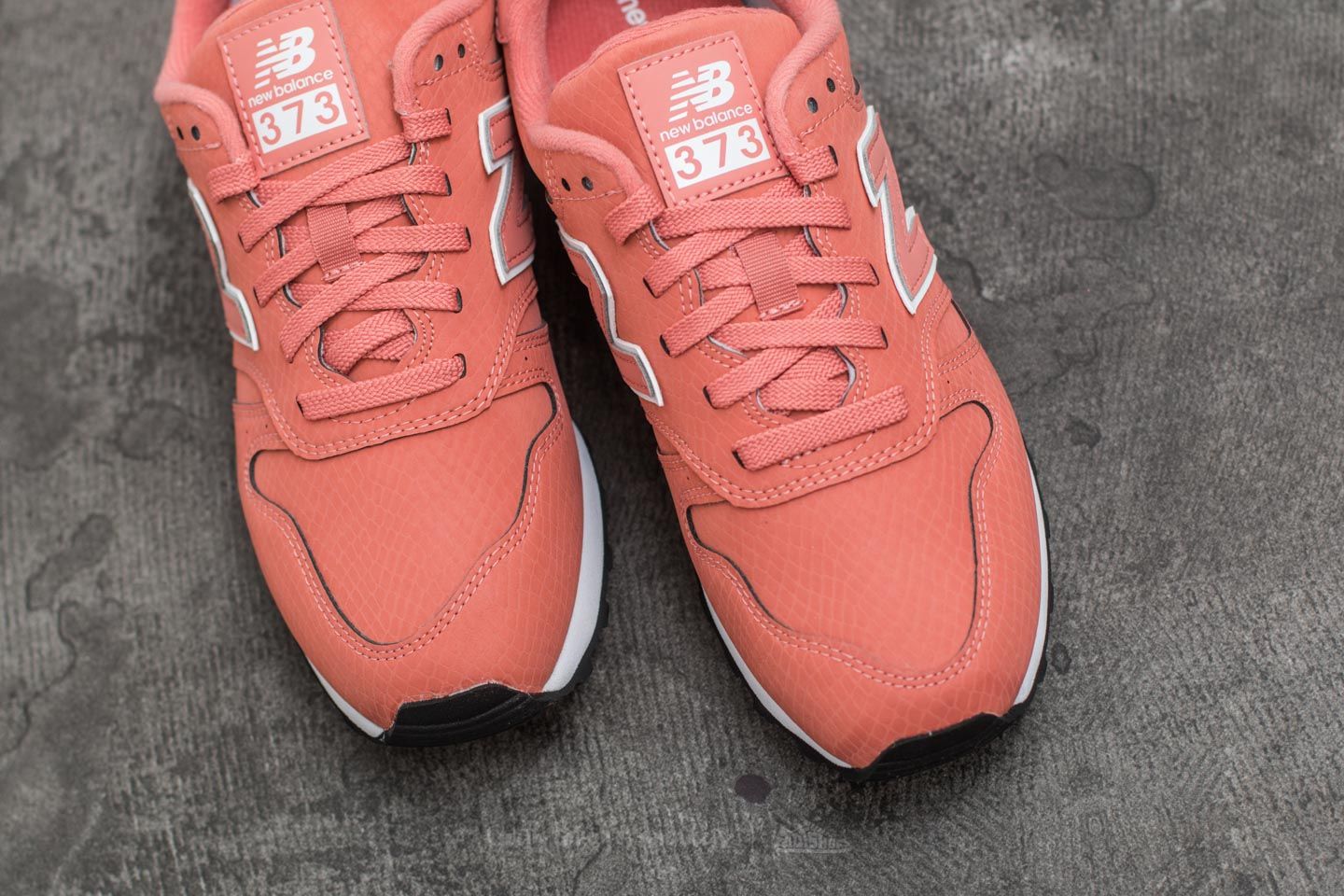 Încălțăminte și sneakerși pentru femei New Balance 373 Red