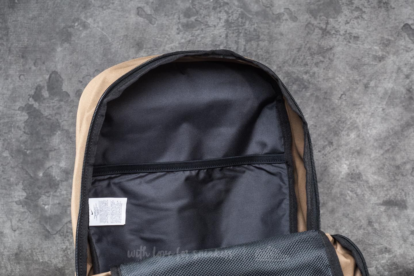 Mugursomas Nike SB Courthouse Backpack Golden Beige/ Black/ White