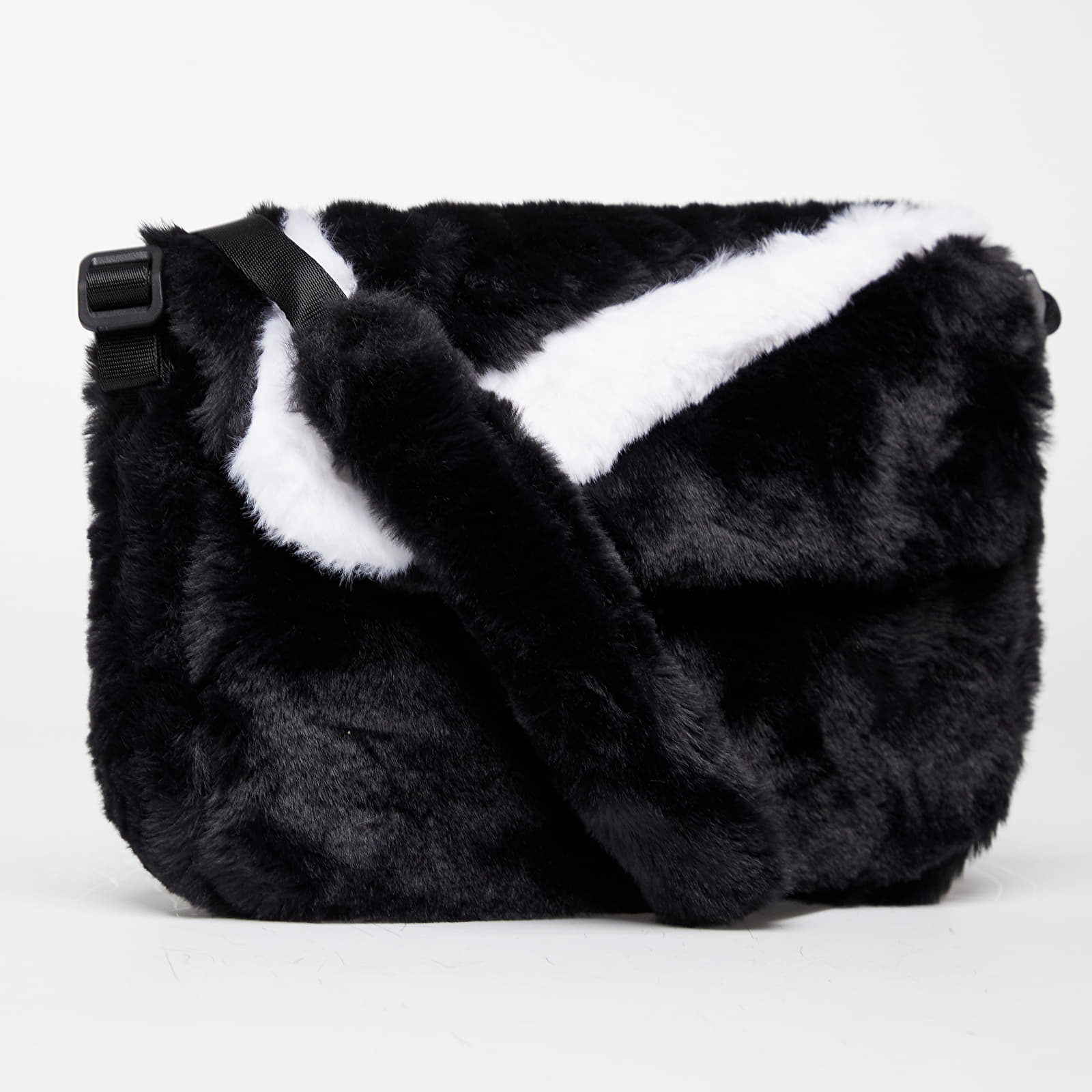 Crossbody bags Nike Sportswear Futura 365 Faux Fur Crossbody Black/ Black/ White