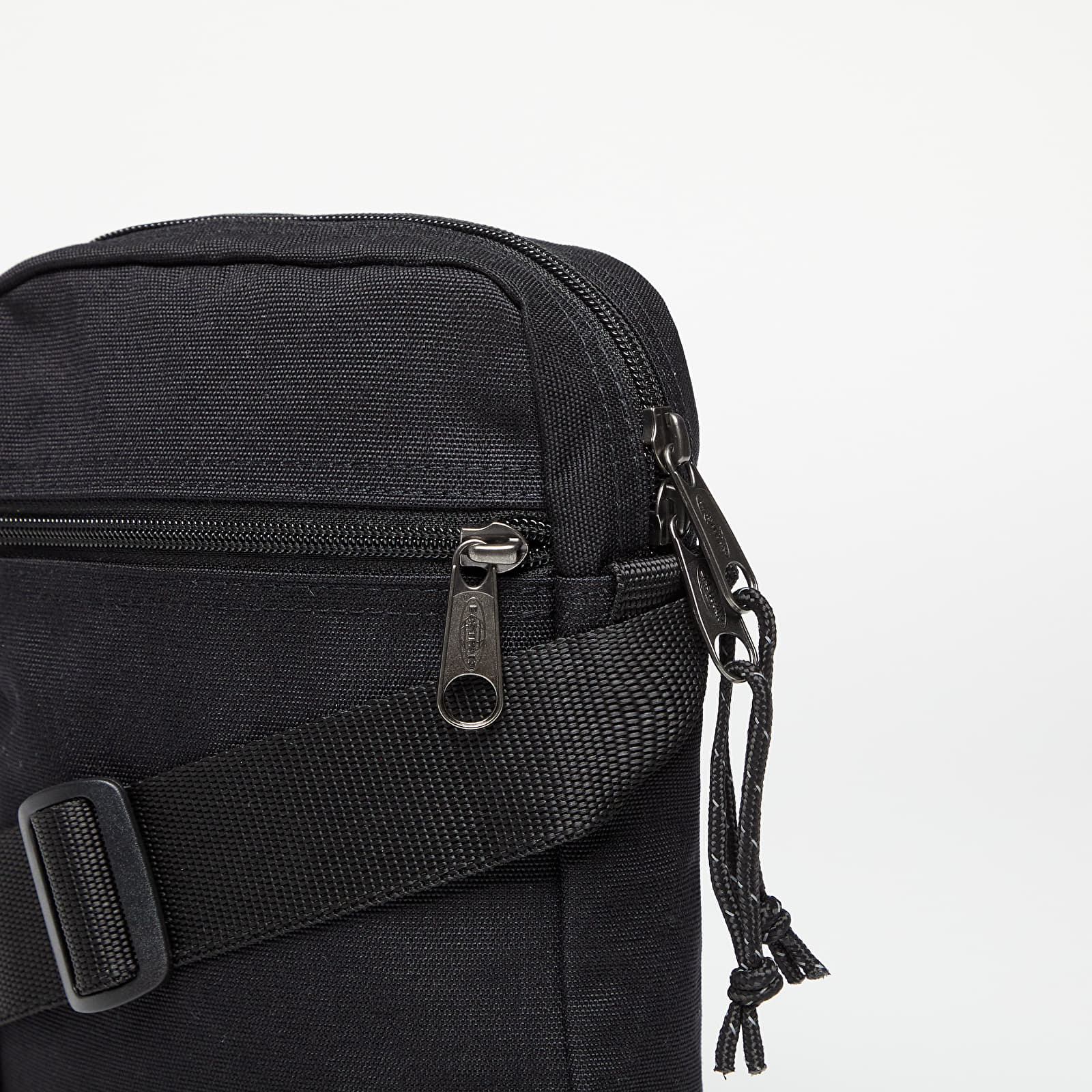 Τσάντες ώμου Eastpak The One Podzemgang Black