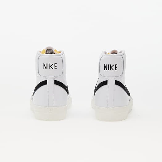 Vintage white nike on sale