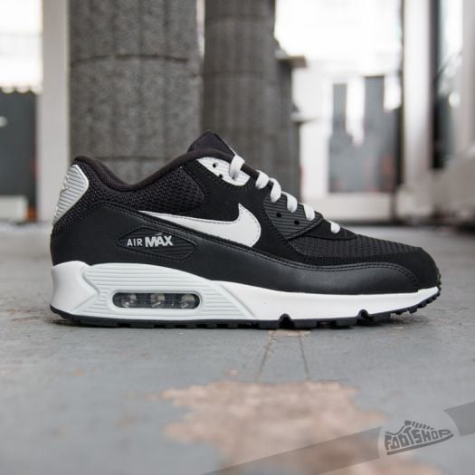 Air max 90 essential black and white store mens