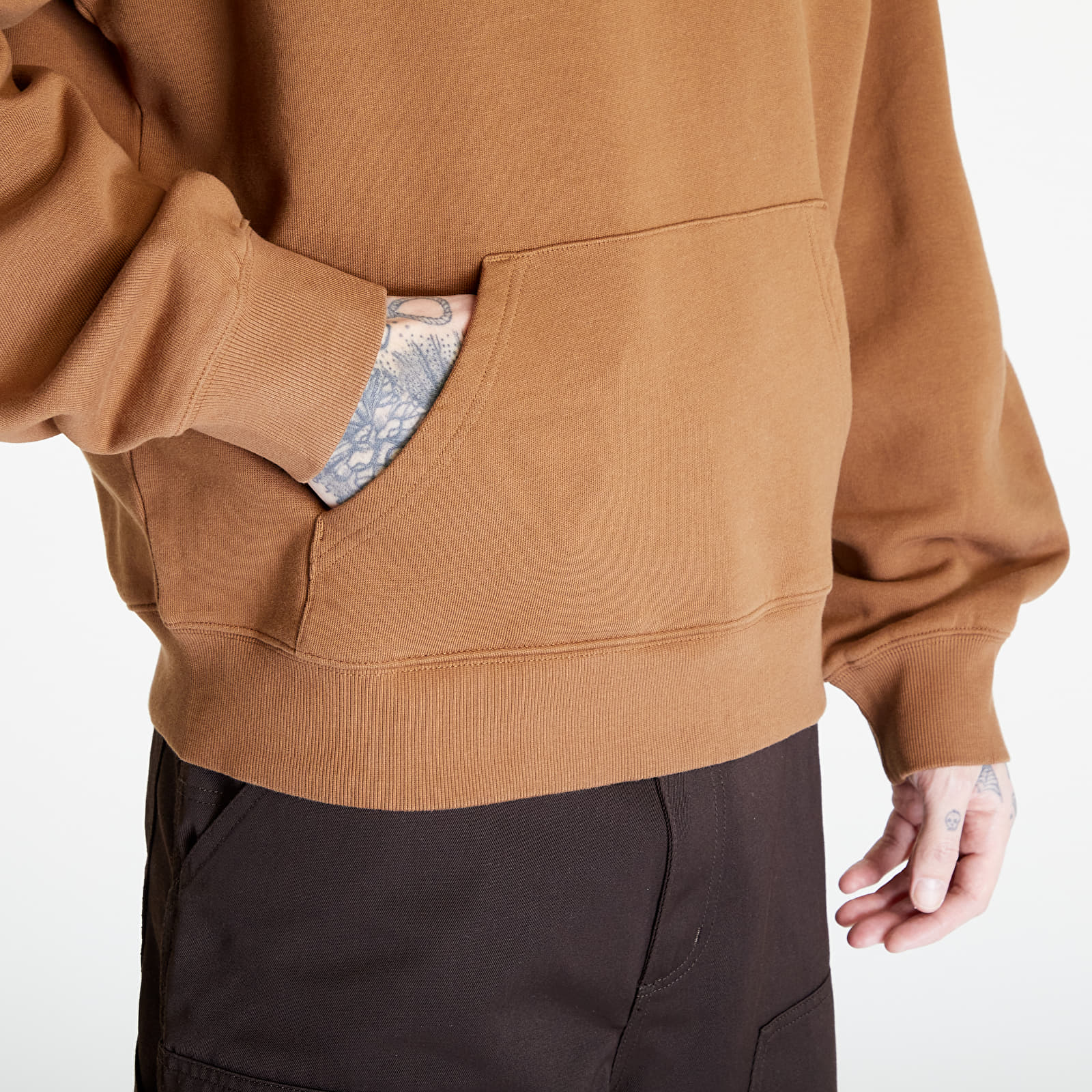 Kapucnis pulóverek és pulcsik Carhartt WIP Hooded Onyx Script Sweat UNISEX Hamilton Brown/ Black