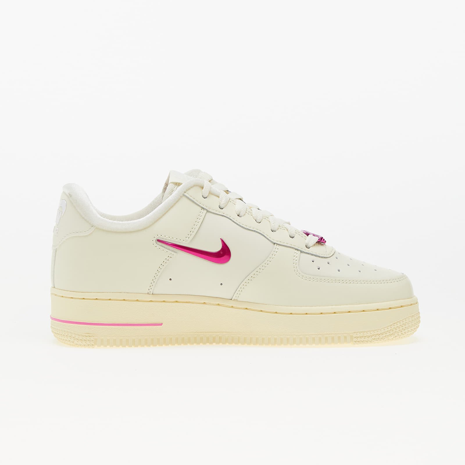 Moteriška avalynė Nike W Air Force 1 '07 Se Coconut Milk/ Playful Pink-Alabaster