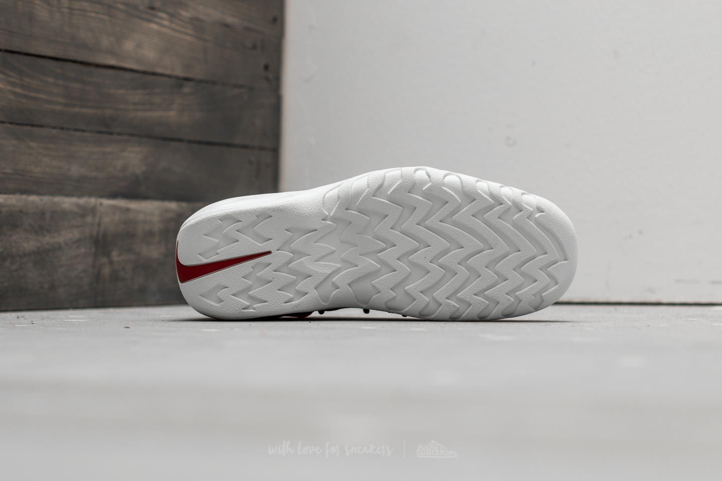 Cipők Nike Air Shake Ndestrukt Gym Red/ Gym Red-Summit White