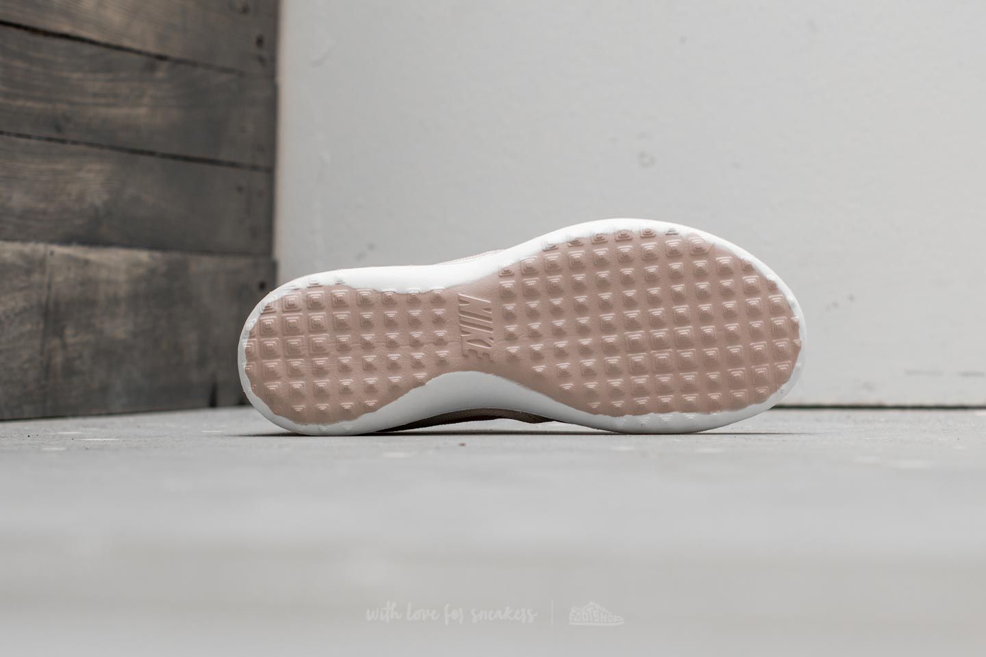 Women s shoes Nike Wmns Juvenate Silt Red Red Stardust Sail Footshop