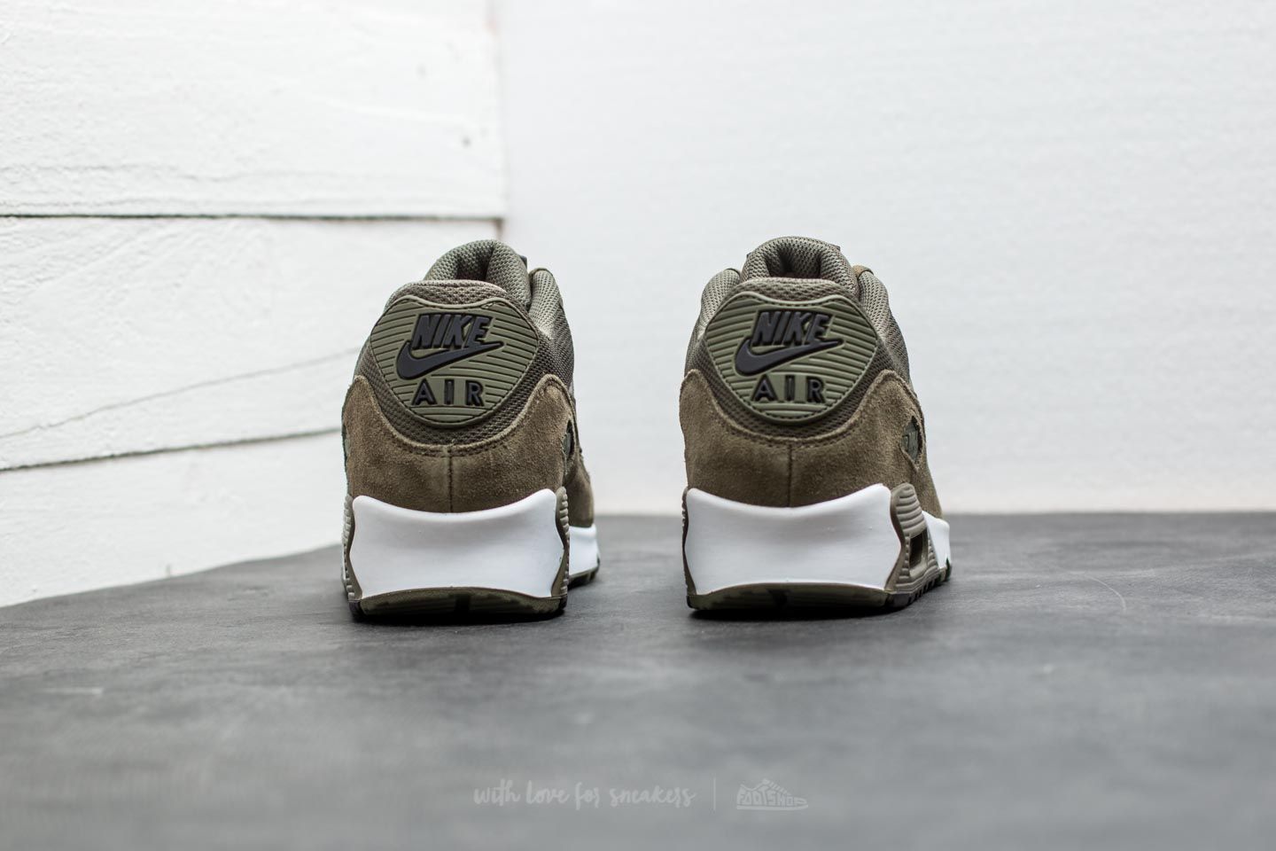 Men's shoes Nike Air Max 90 Essential Medium Olive/ Medium Olive