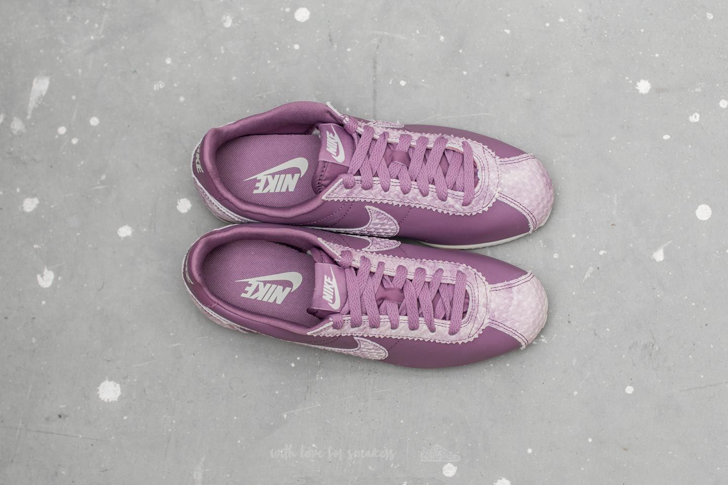 nike cortez violet