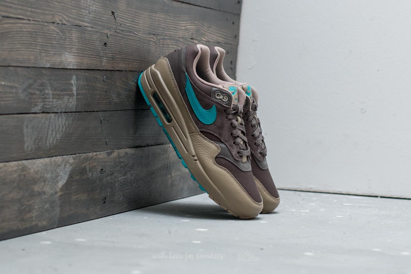 Nike air max 1 turbo green hot sale
