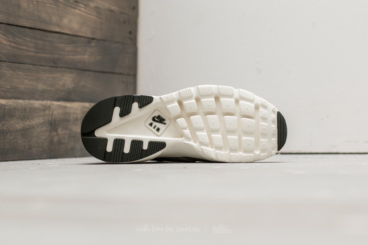 Nike air huarache sale ultra suede