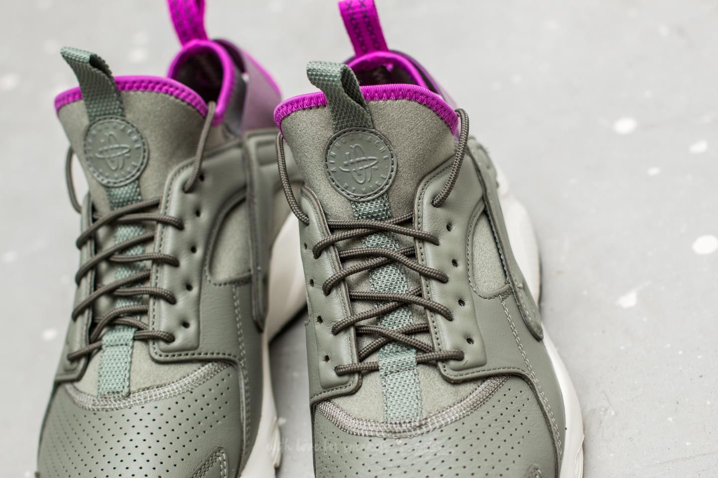 Nike huarache shop ultra se grey