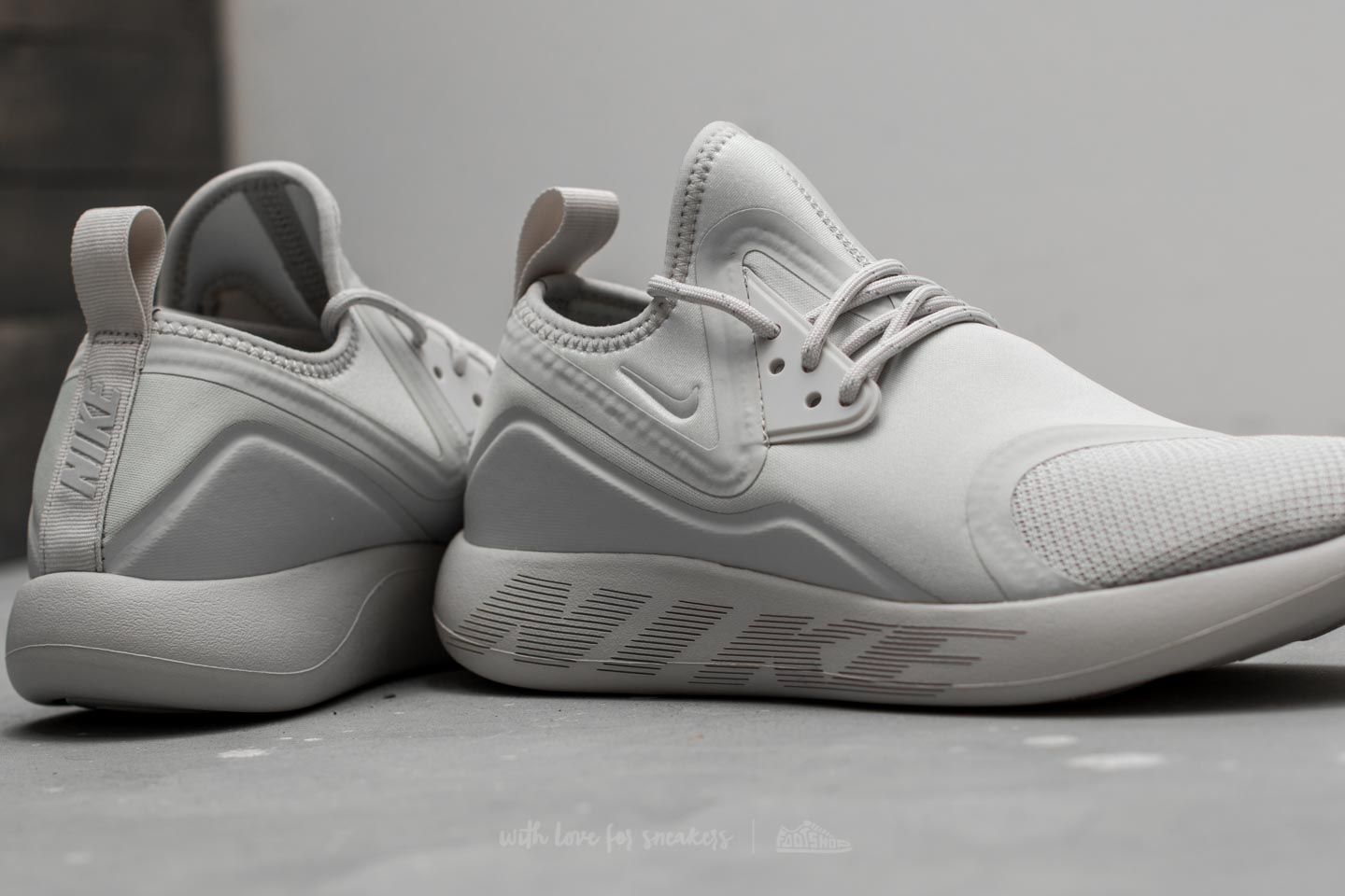 W nike lunarcharge essential outlet