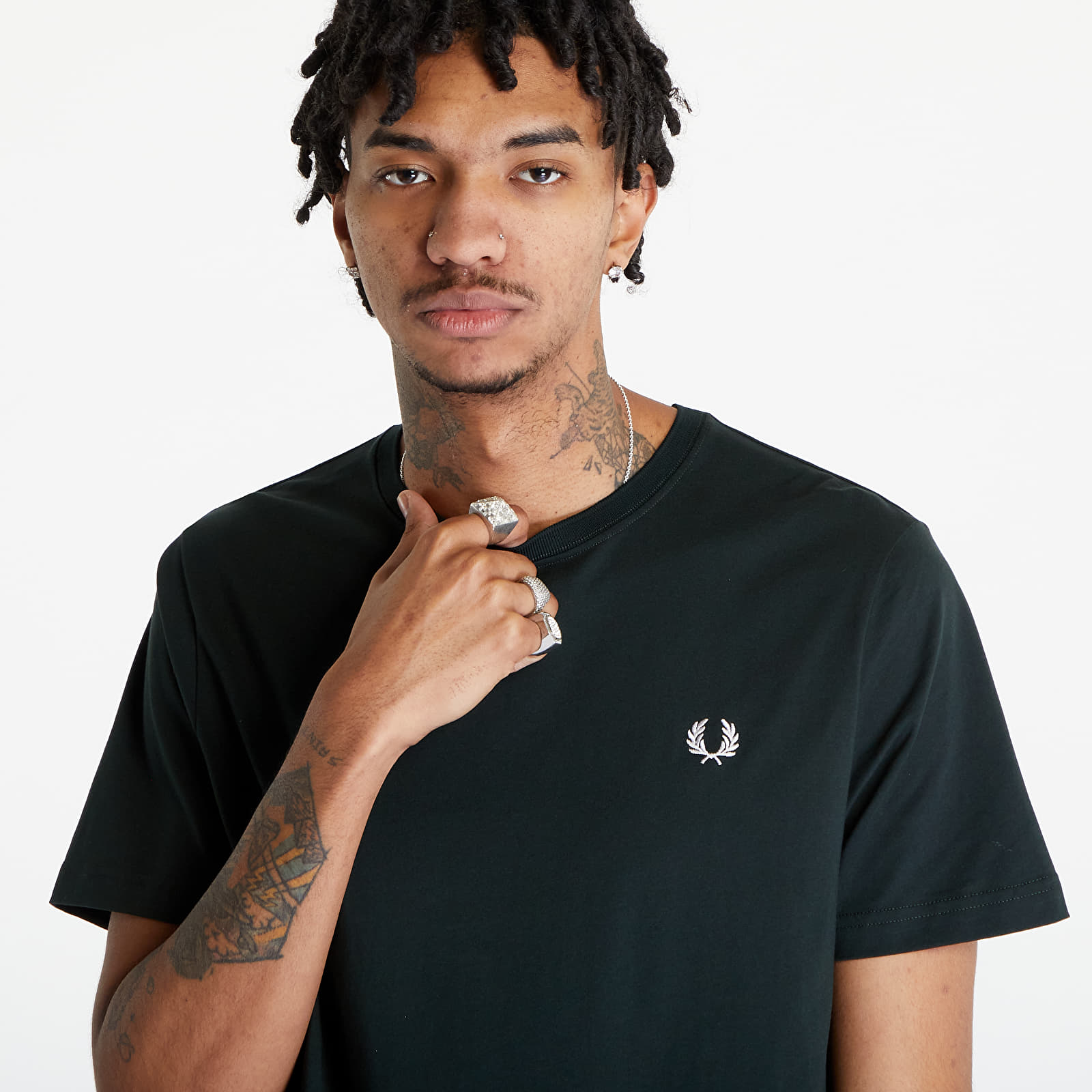 Μπλούζες FRED PERRY Crew Neck T-Shirt Night Green/ Snow White