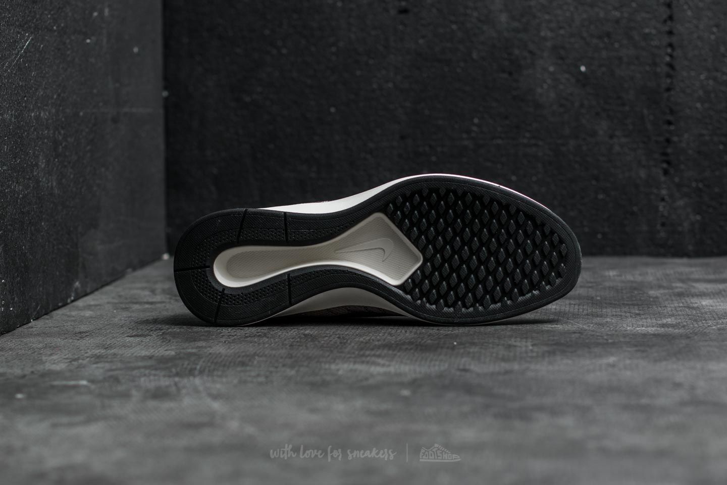 Naiste jalatsid Nike Wmns Dualtone Racer Taupe Grey/ Taupe Grey-Plum Fog
