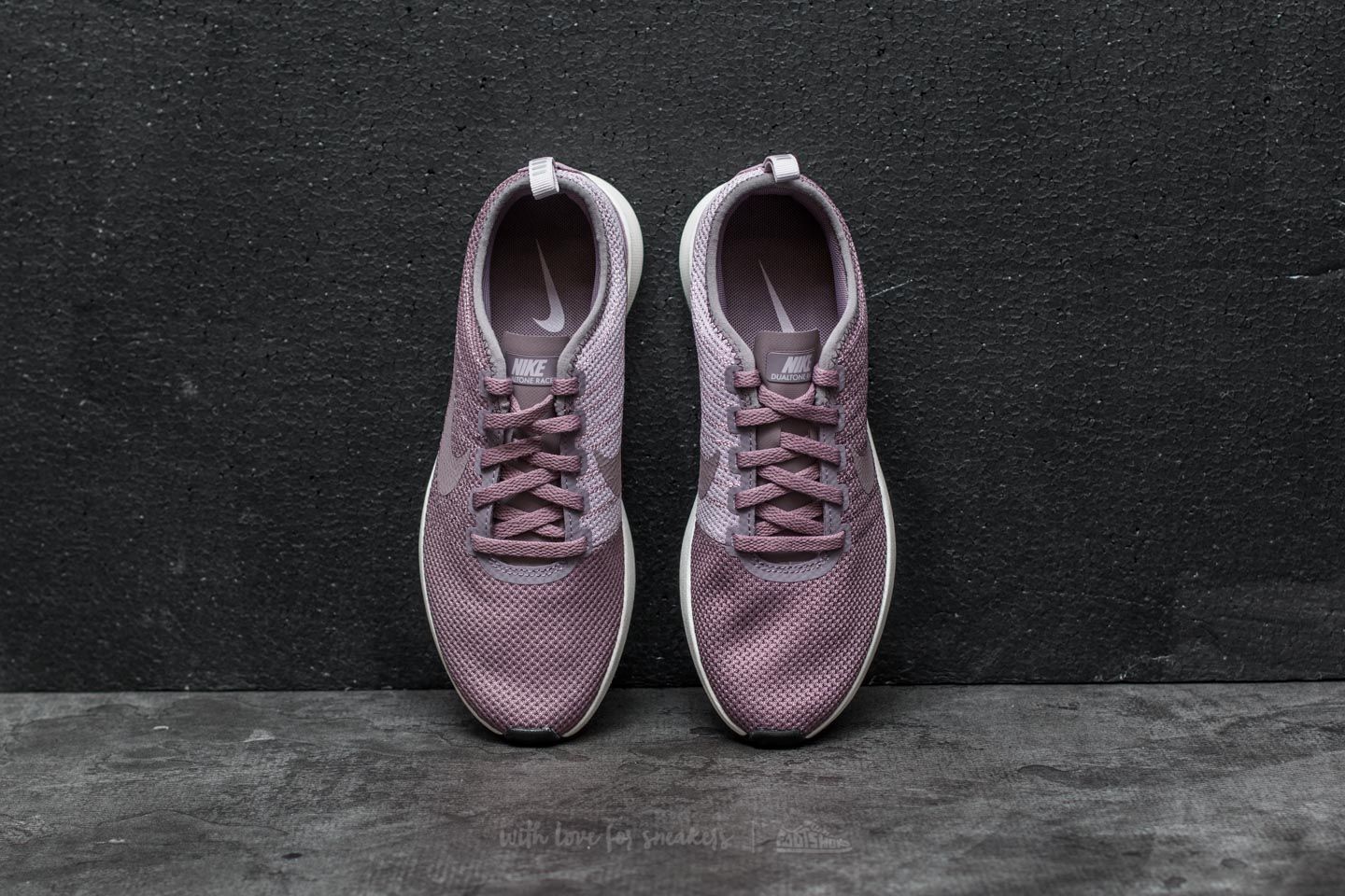 Naiste jalatsid Nike Wmns Dualtone Racer Taupe Grey/ Taupe Grey-Plum Fog