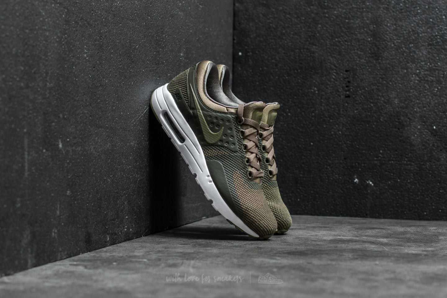 Men s shoes Nike Air Max Zero Essential Medium Olive Medium Olive