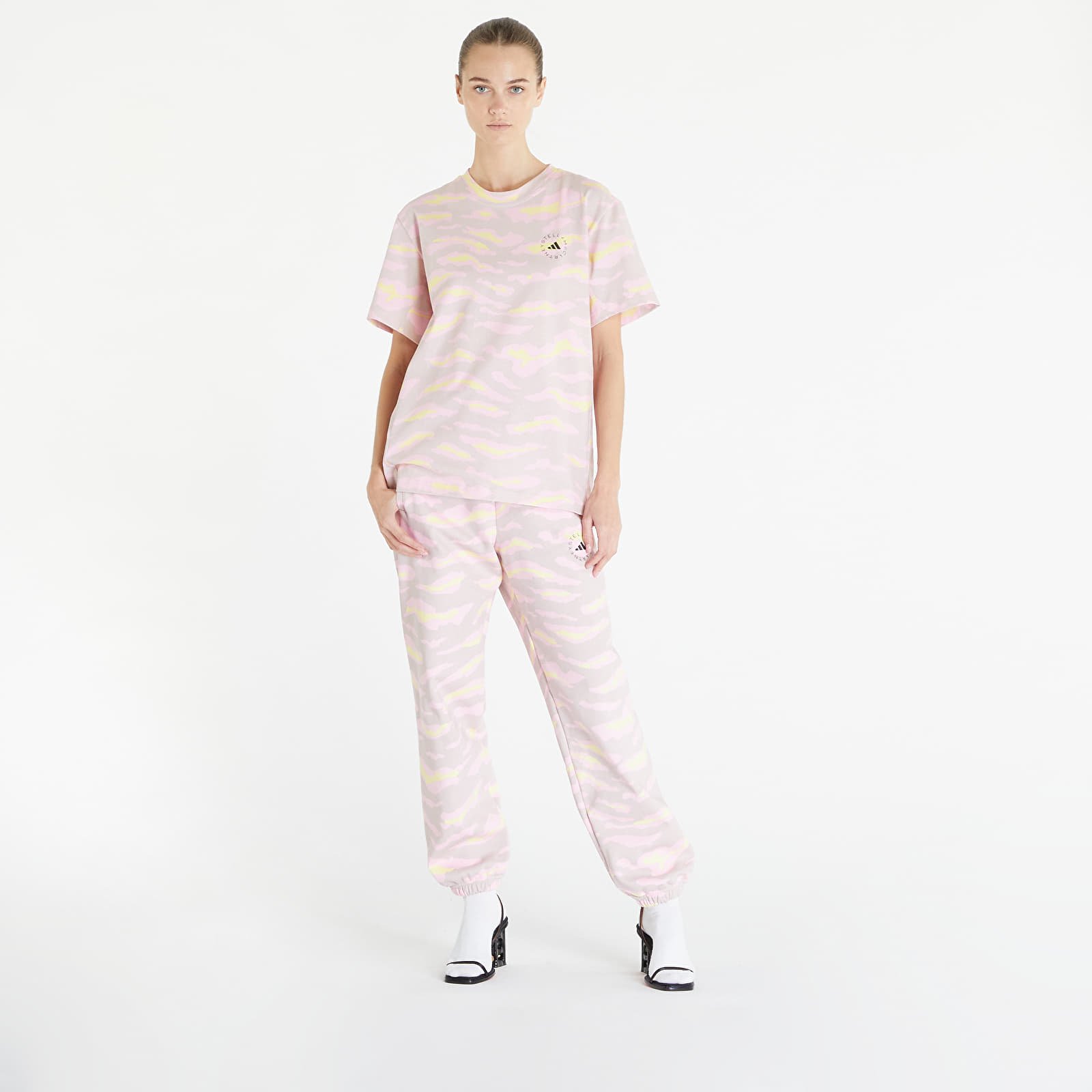 Pólók adidas x Stella McCartney T-Shirt New Rose/ Yellow/ True Pink