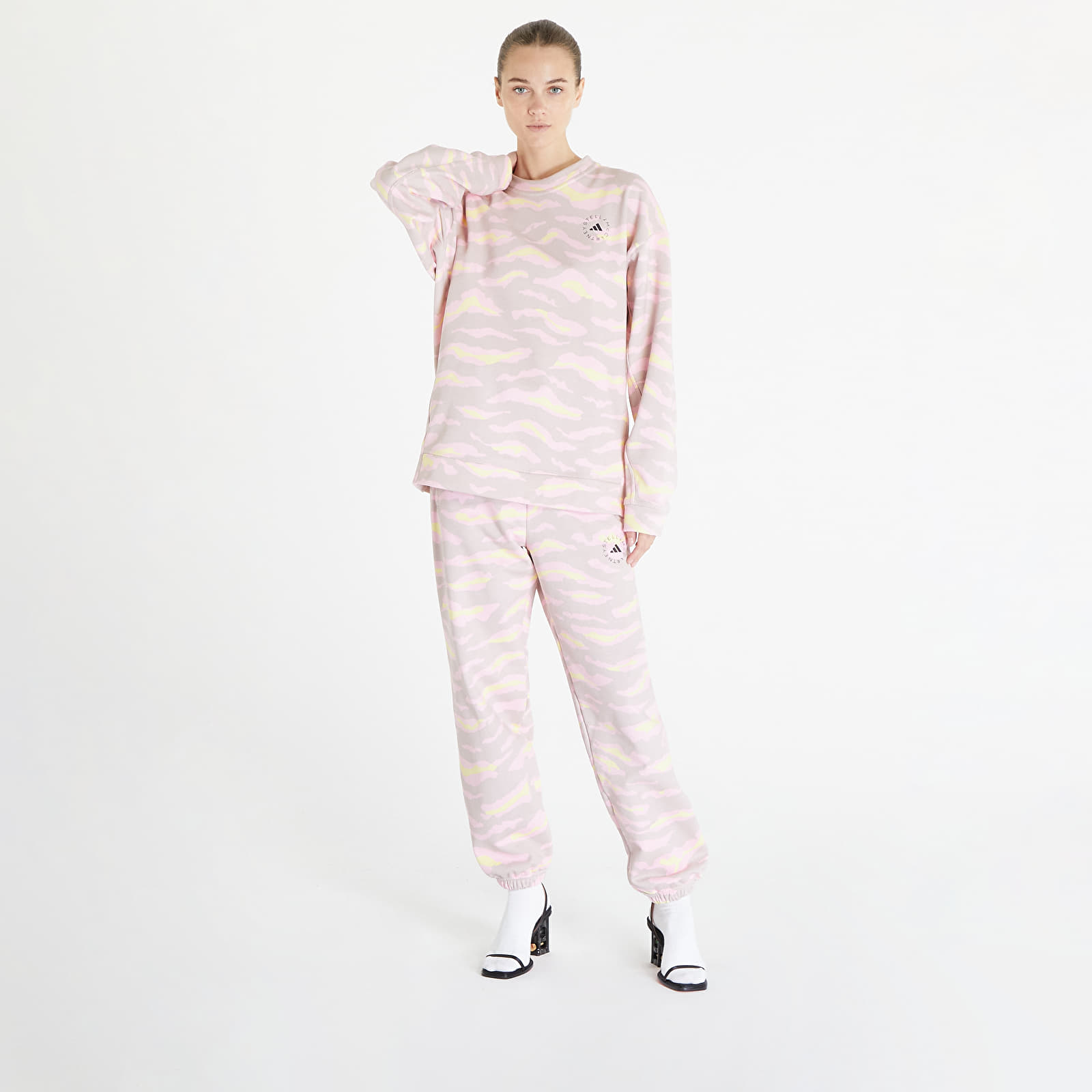 Bluzy adidas x Stella McCartney Sweatshirt New Rose/ Yellow/ True Pink