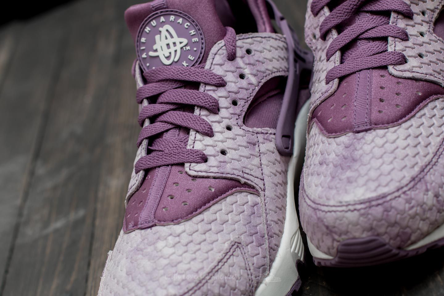 Nike huarache dusty pink online