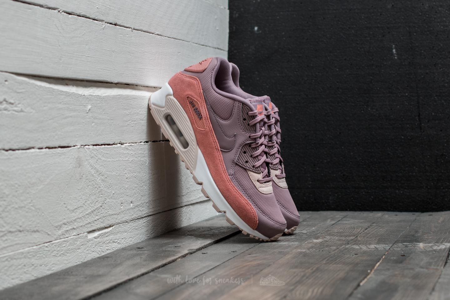 Chaussures et baskets femme Nike Wmns Air Max 90 Red Stardust/ Taupe Grey