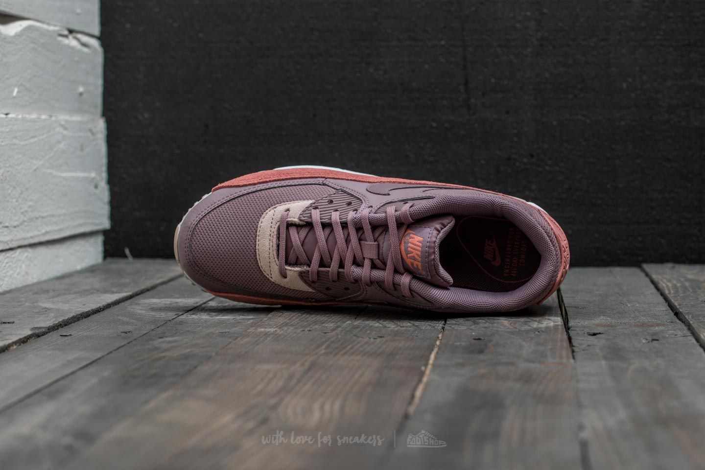 Women's shoes Nike Wmns Air Max 90 Red Stardust/ Taupe Grey