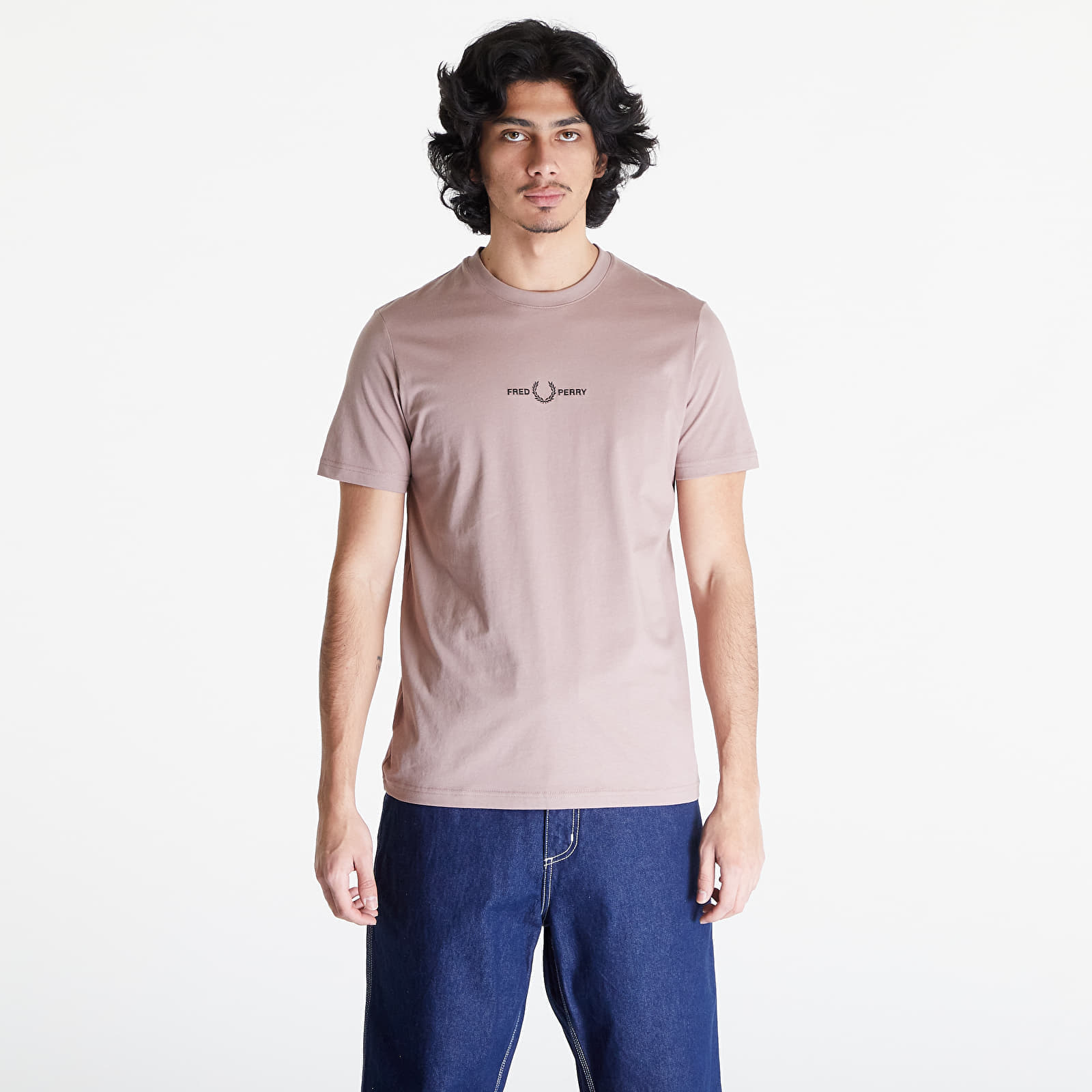 FRED PERRY - embroidered t-shirt dark pink
