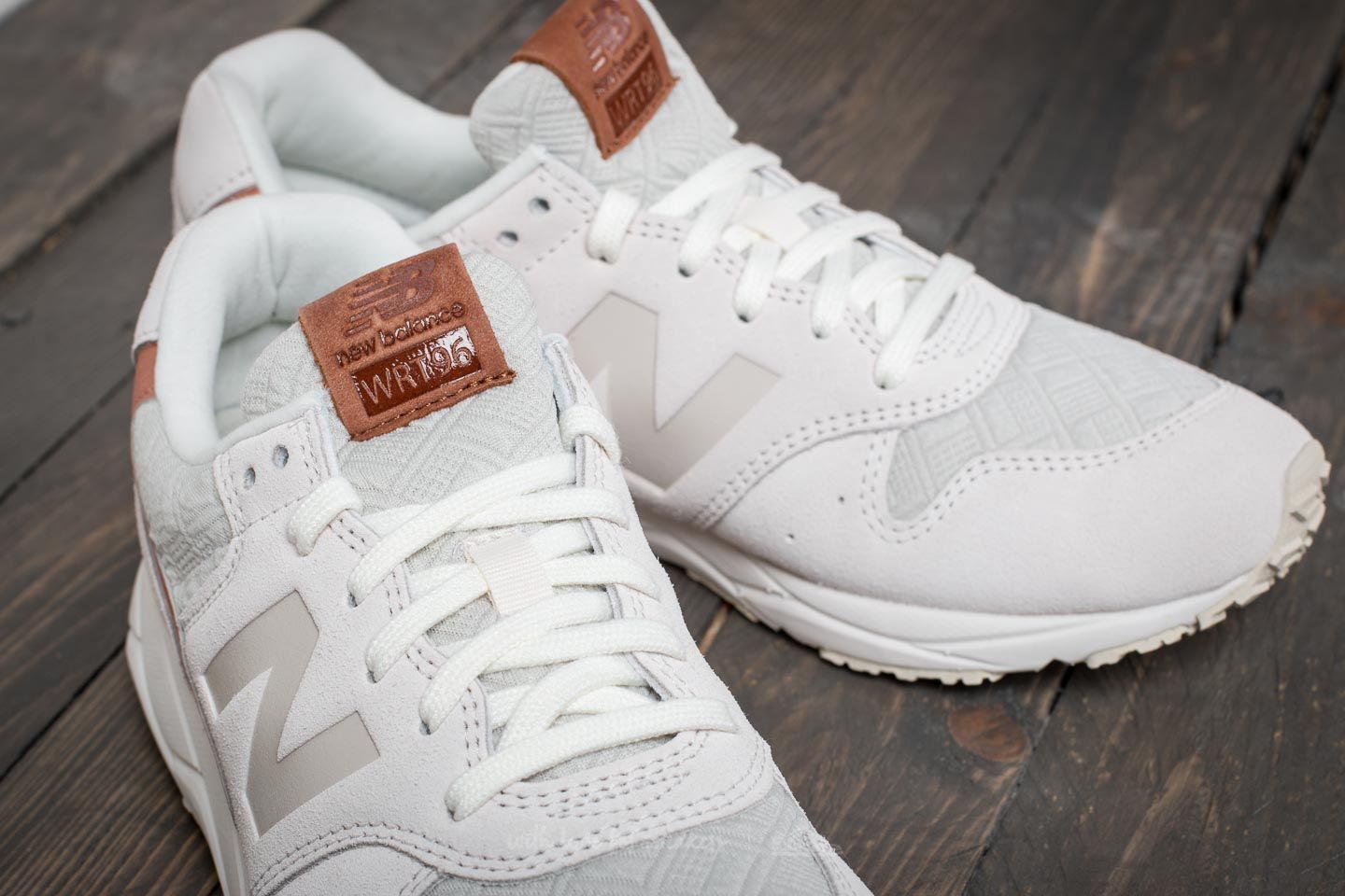 Women's shoes New Balance WRT96 Beige