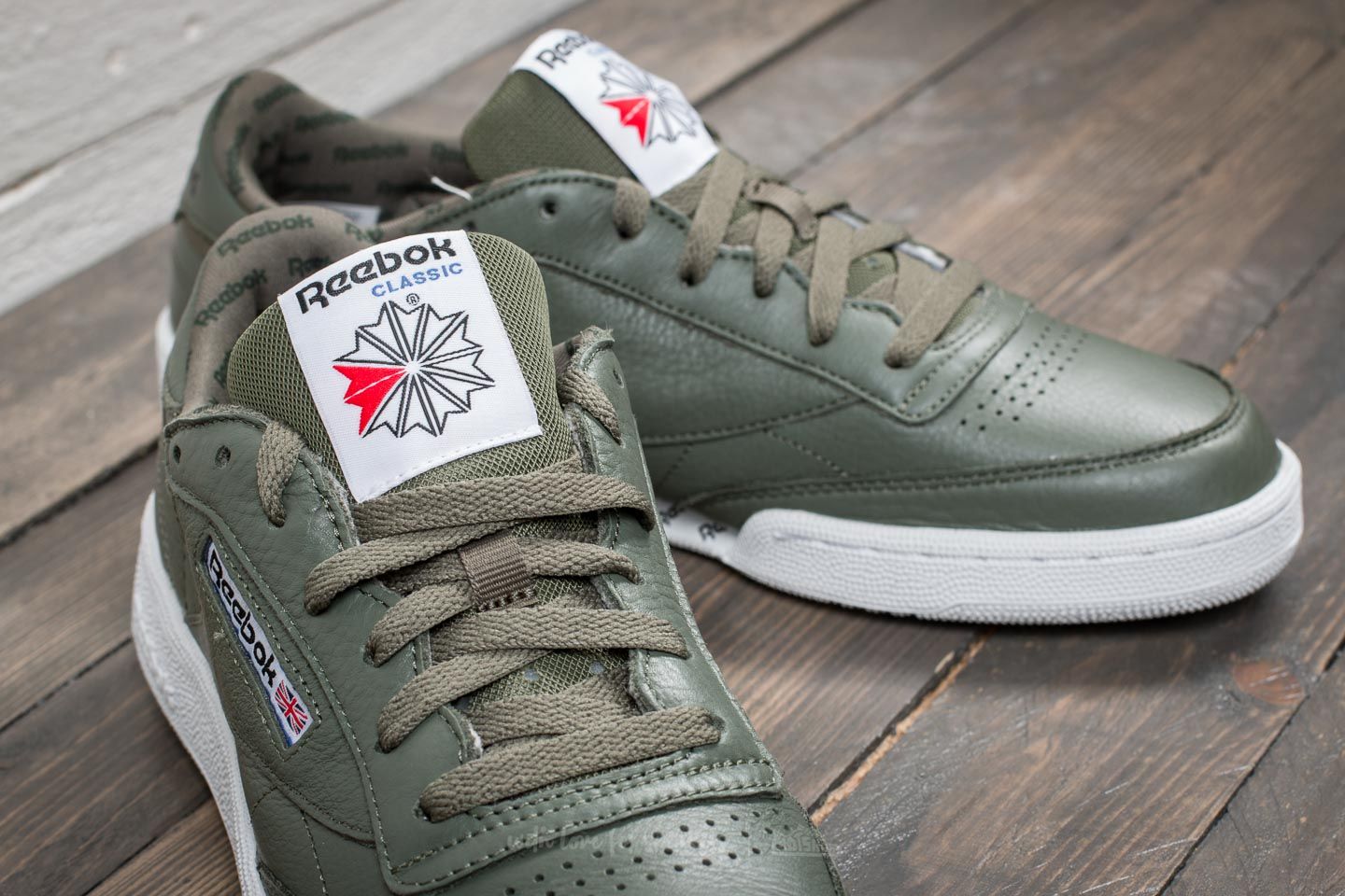 Reebok classic outlet hunter green