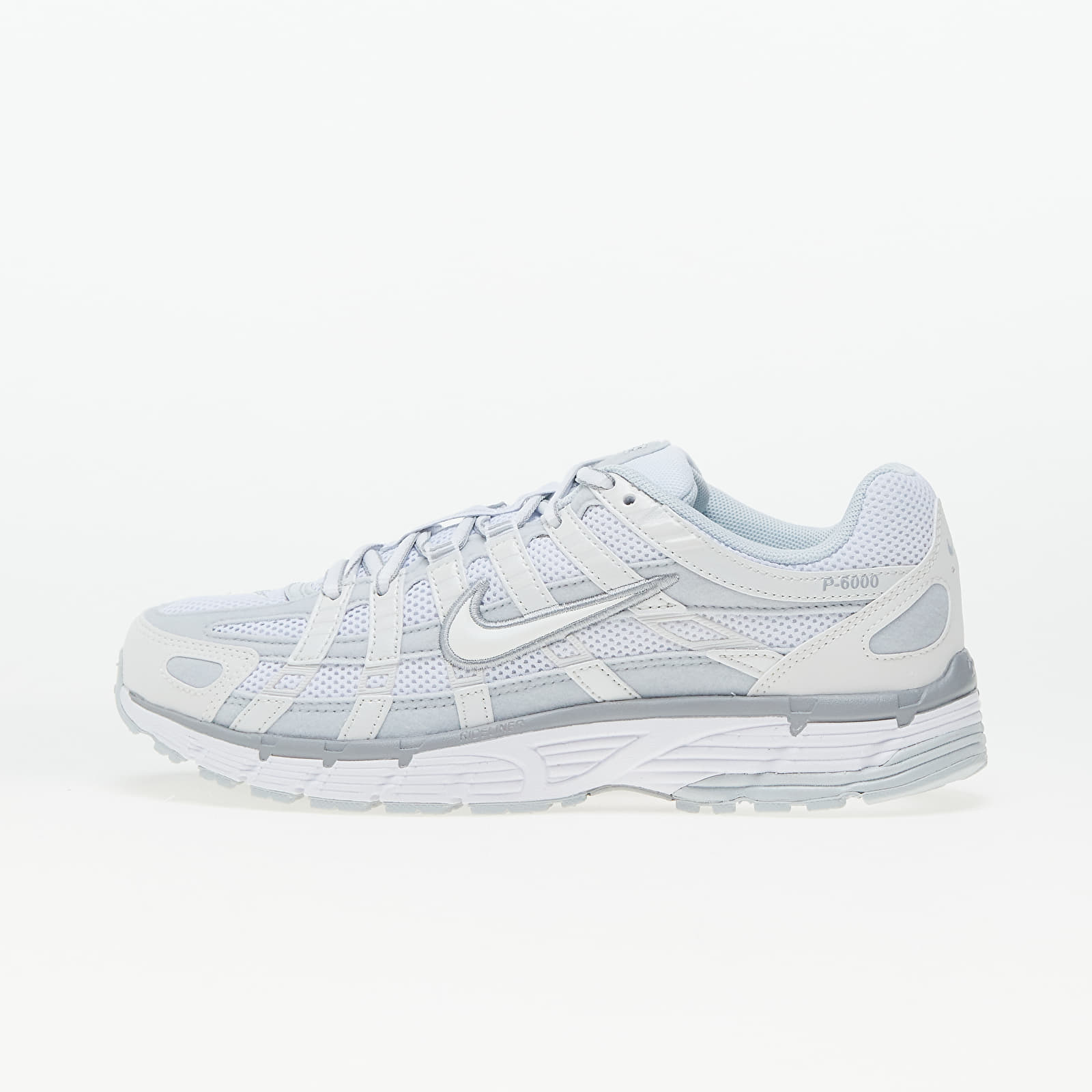 Dámské tenisky a boty Nike W P-6000 Metallic Summit White/ White-Pure Platinum