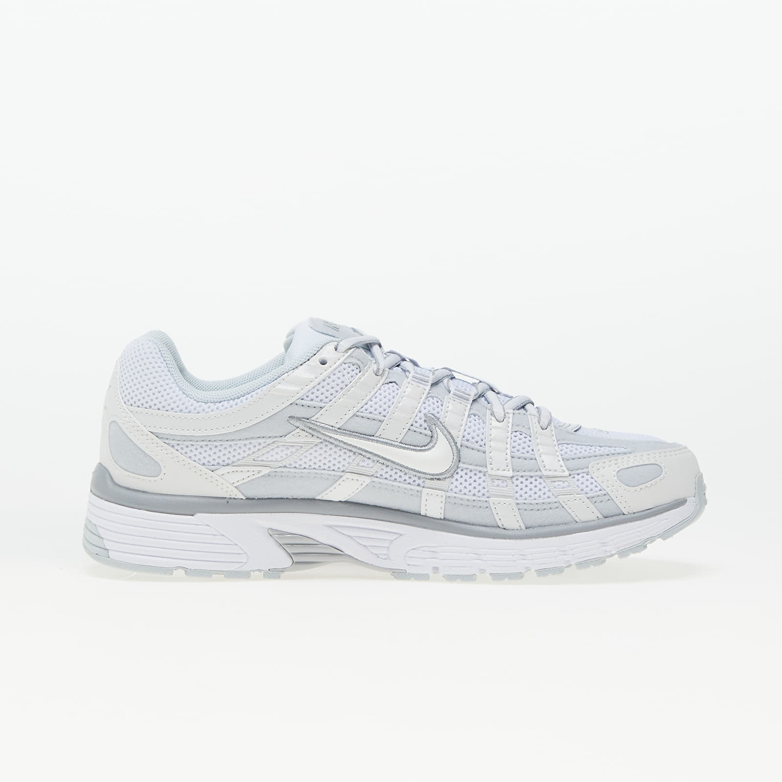Dámské tenisky a boty Nike W P-6000 Metallic Summit White/ White-Pure Platinum