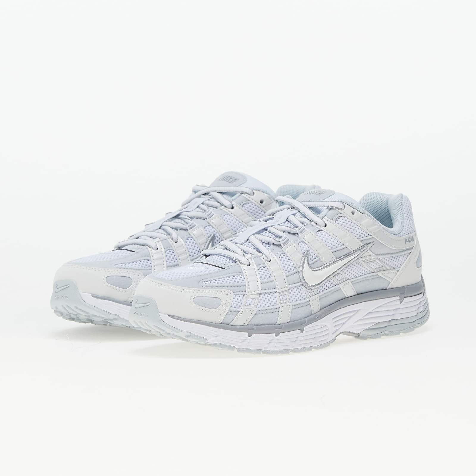 Dámské tenisky a boty Nike W P-6000 Metallic Summit White/ White-Pure Platinum