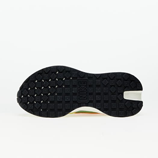 Nike waffle sole clearance