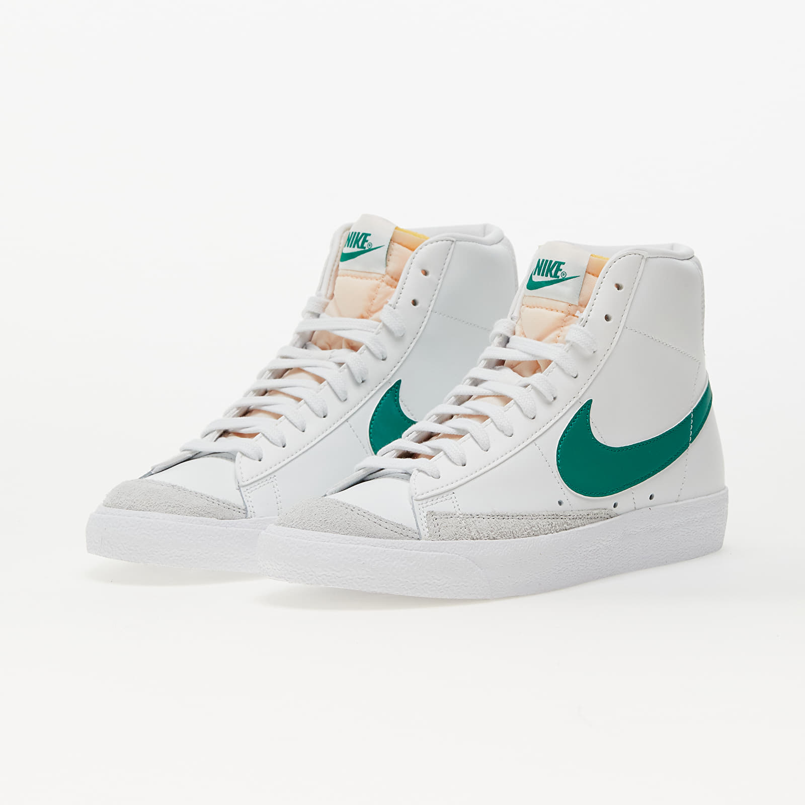 Men s shoes Nike Blazer Mid 77 Vintage Summit White Malachite