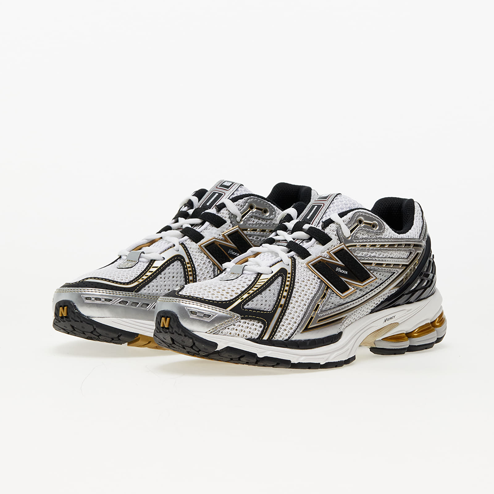 Herren Sneaker und Schuhe New Balance 1906 White/ Metallic Silver/ Metallic Gold