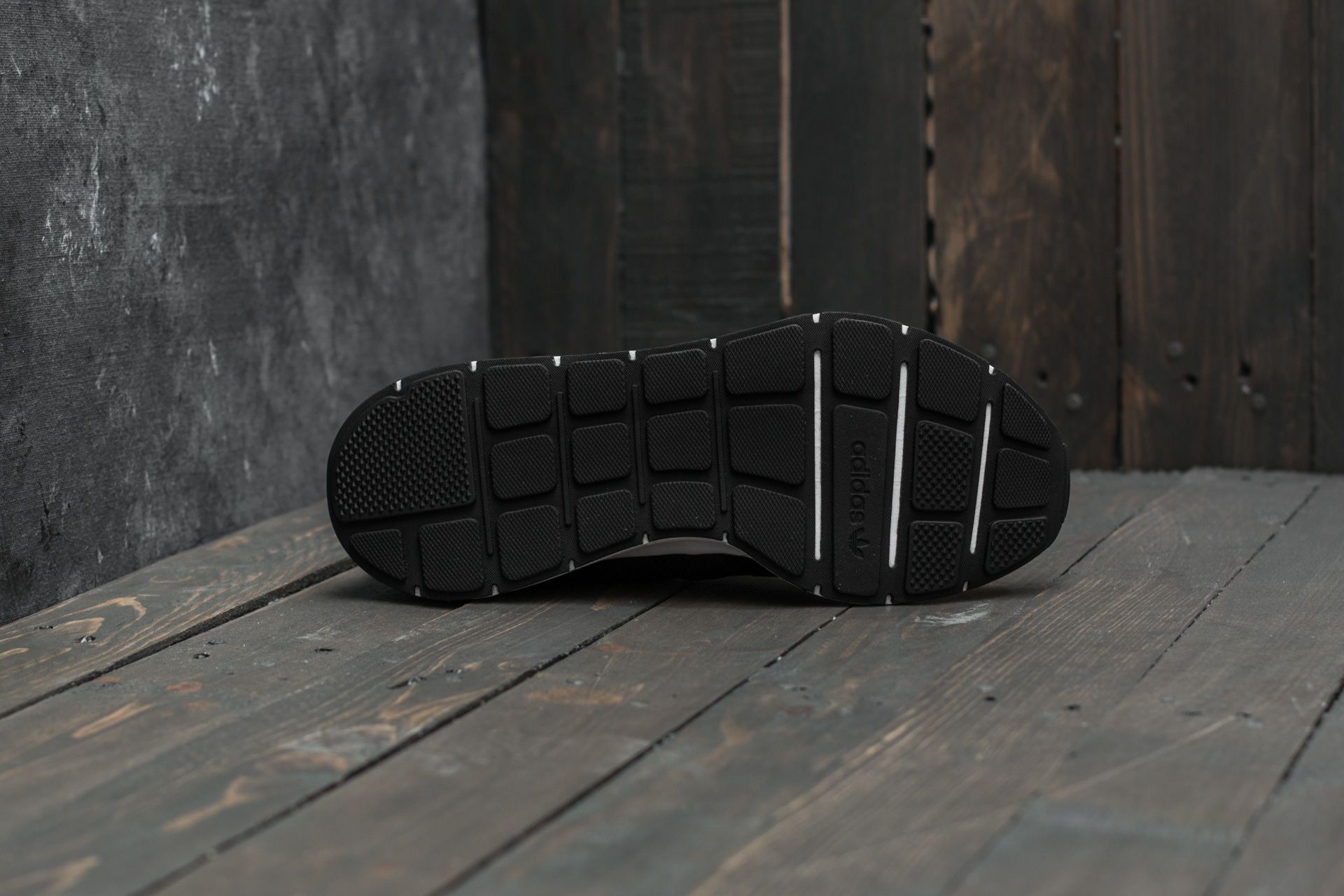 Zapatillas Hombre adidas Swift Run Core Black/ Utility Black/ Ftw White