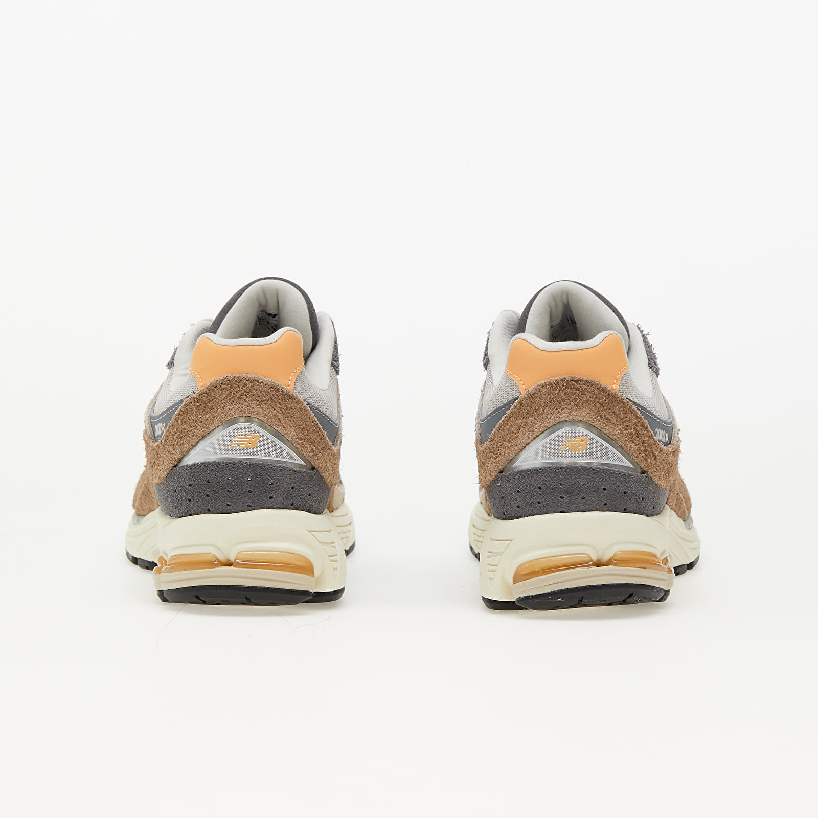 Men's shoes New Balance 2002R Mushroom/ Hazy Peach/ Castlerock