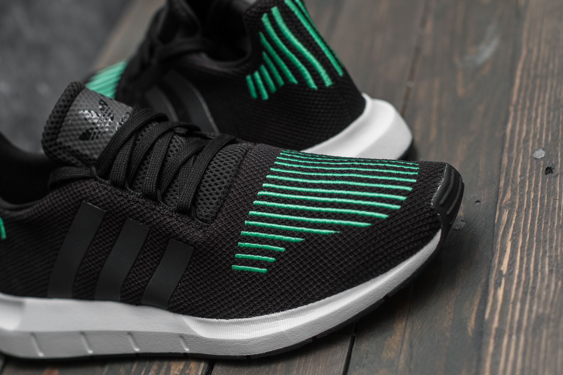 Zapatillas Hombre adidas Swift Run Core Black/ Utility Black/ Ftw White