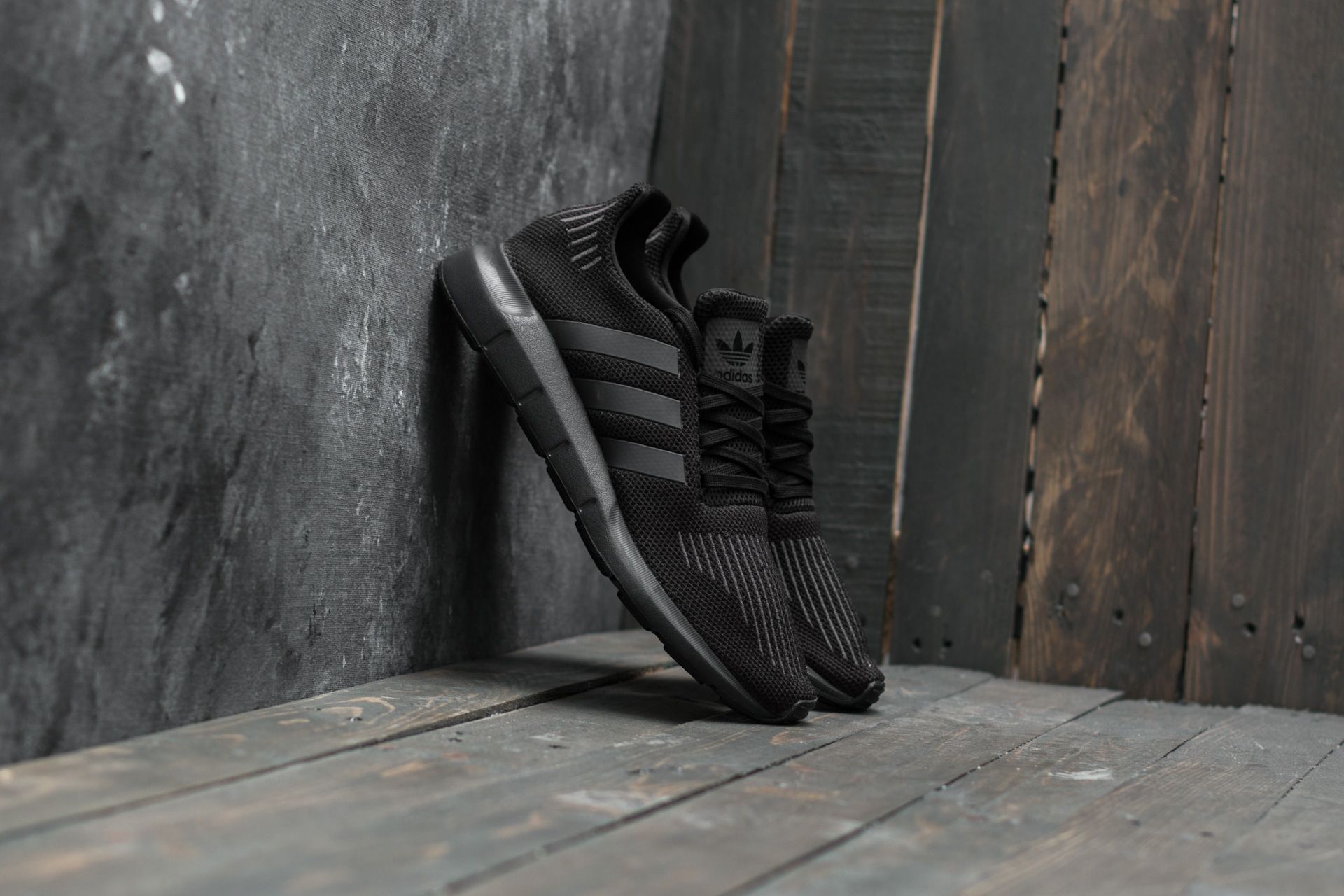 Men's shoes adidas Swift Run Core Black/ Utility Black/ Core Black